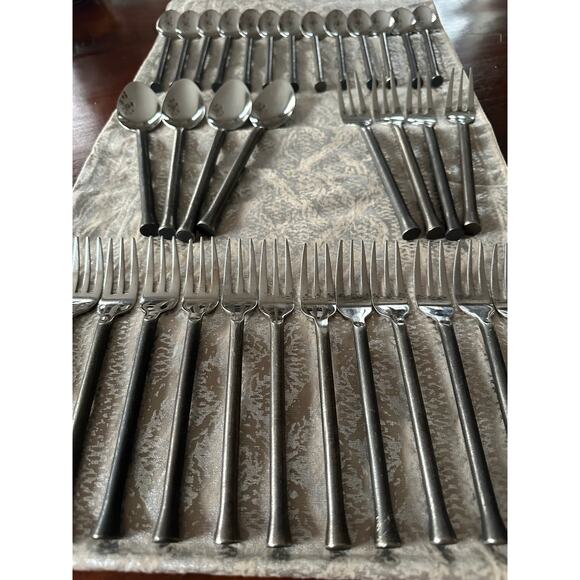 34 Pc Cambridge Stainless Steel set Modern darkened dinner dessert spoons 18/10 - Picture 4 of 14
